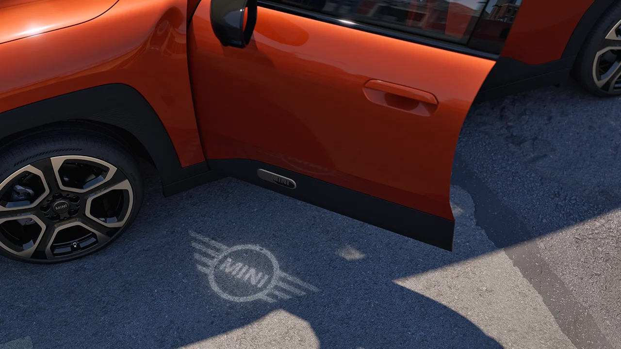 MINI Aceman 100% eléctrico - Proyección en puertas