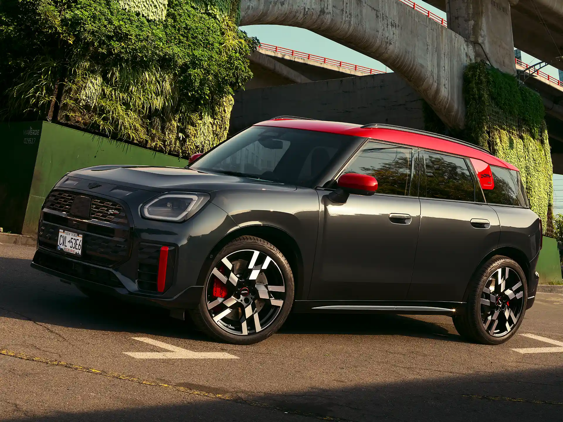 MINI John Cooper Works Countryman - vista lateral