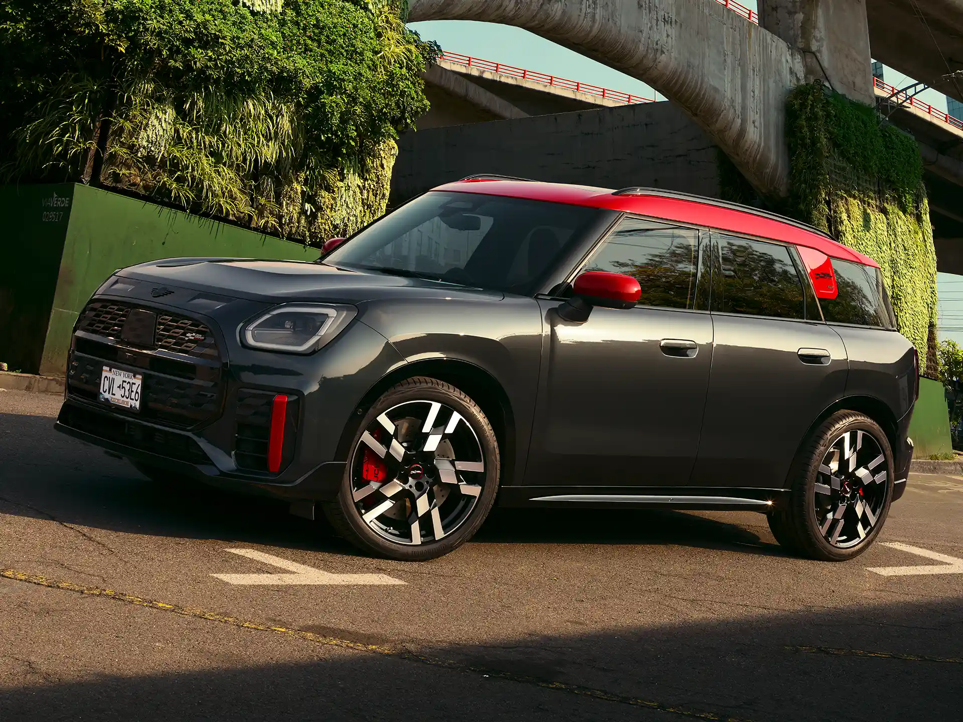 MINI John Cooper Works - U25 JCW Vista lateral