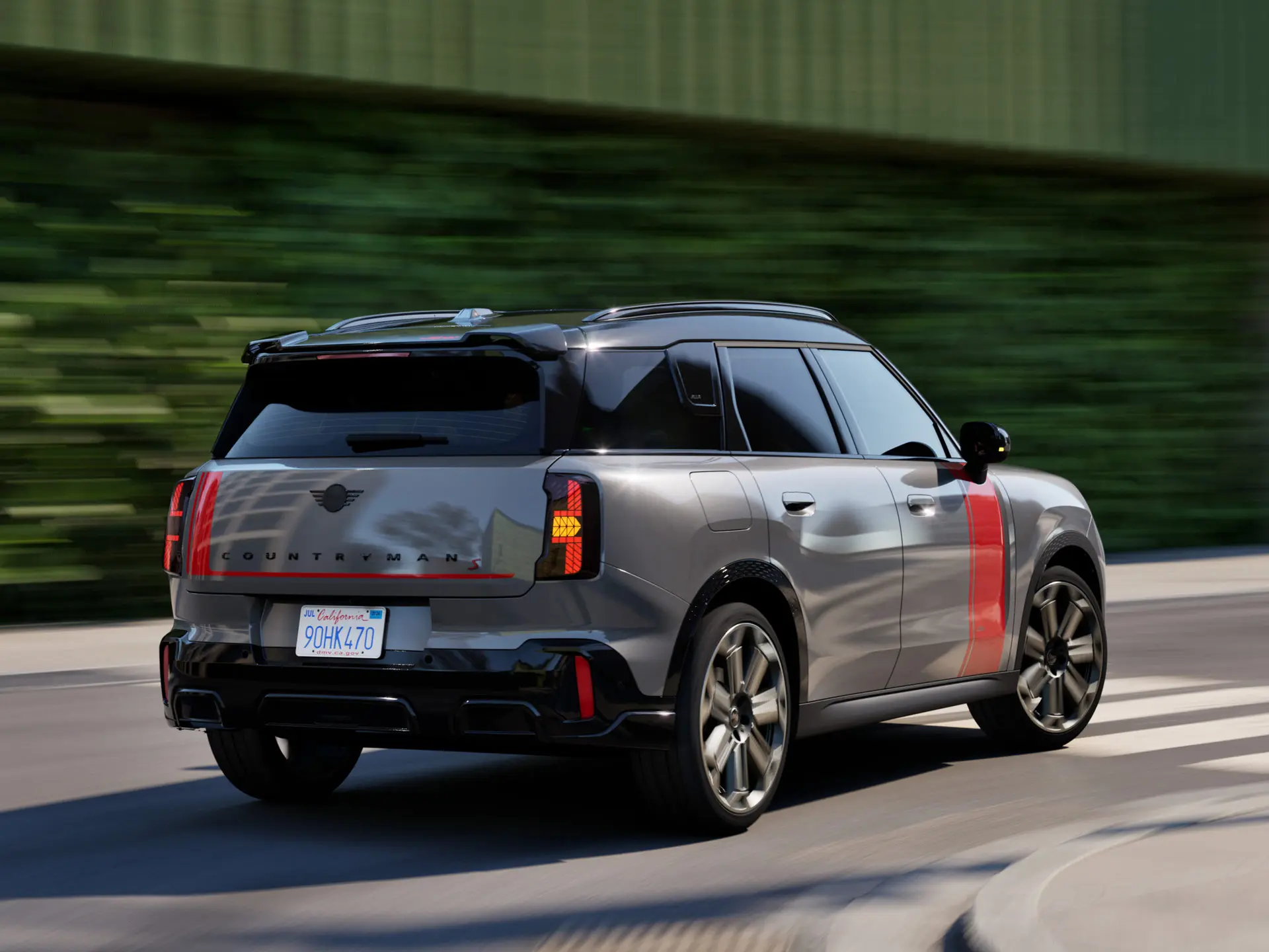 MINI Countryman conduciendo una curva. 
