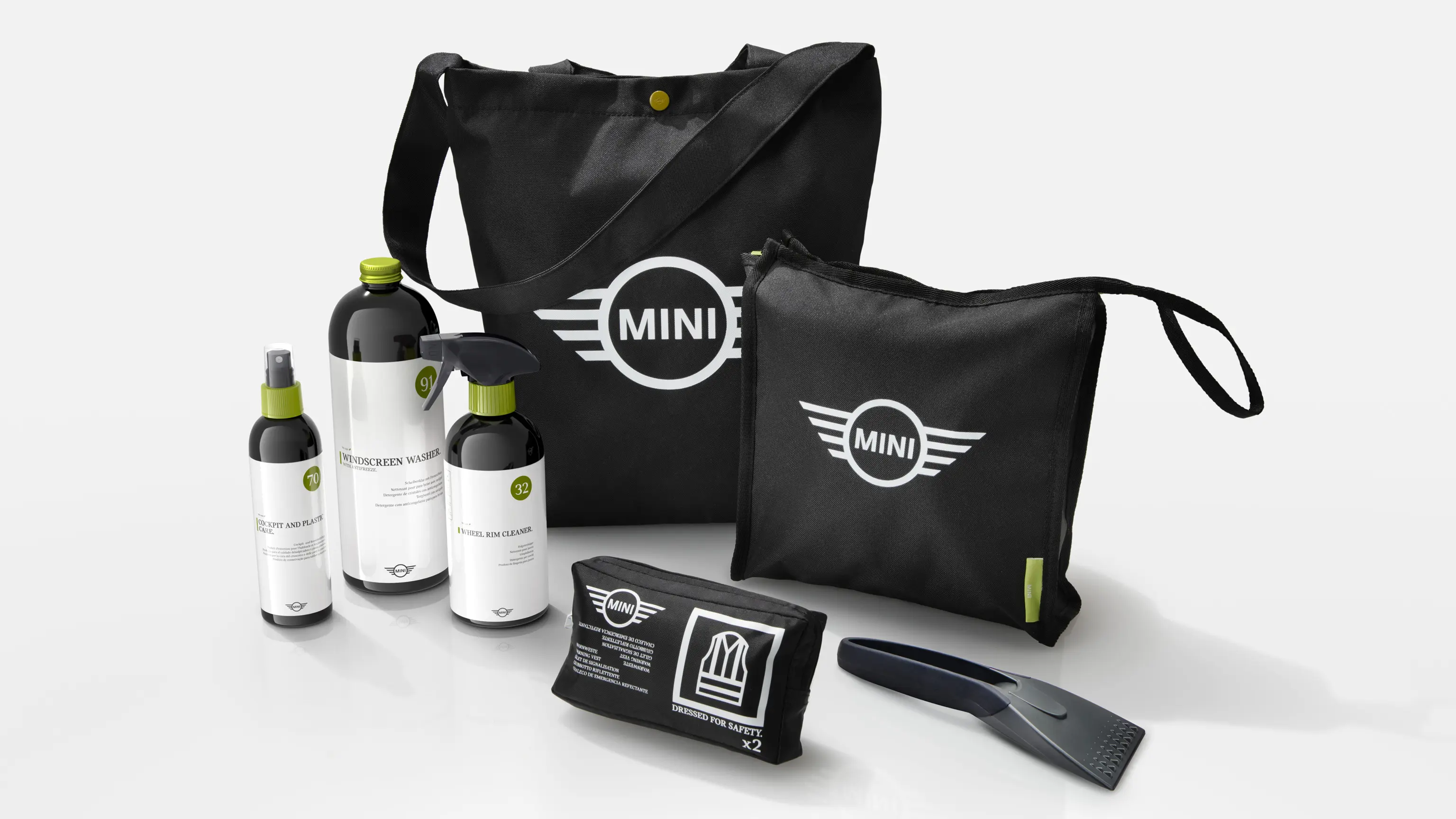 Productos de limpieza y cuidado MINI, como champú, limpiallantas, limpiador de parabrisas, rascador de hielo y robustas bolsas MINI