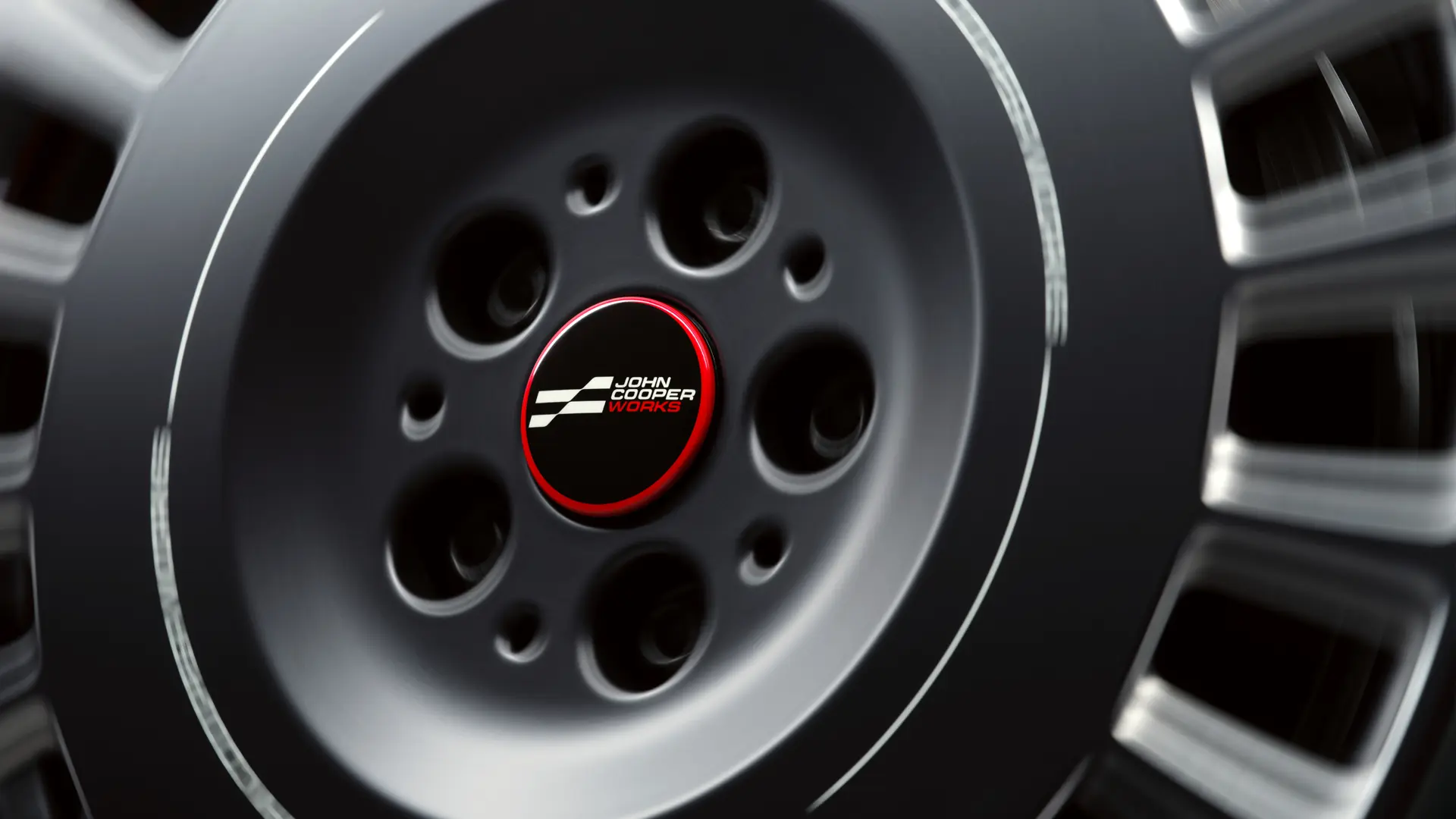 El tapabujes flotante John Cooper Works que no gira con la rueda, sino que se mantiene horizontal mientras conduces. 