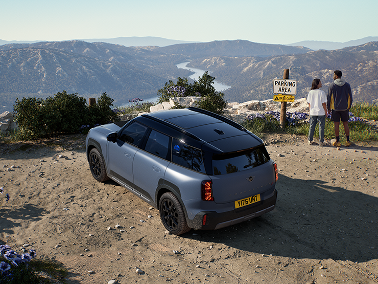 Vista superior trasera del MINI Countryman Untamed Edition.