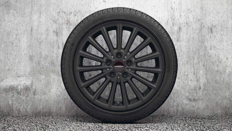 Llanta JCW Multi Spoke de 17" – negro Jet Black mate – 505