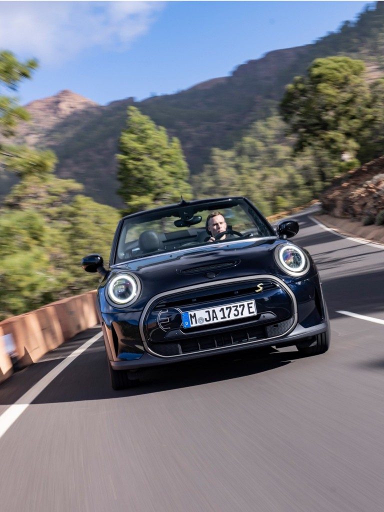 First ever all-electric MINI Convertible - homestage teaser
