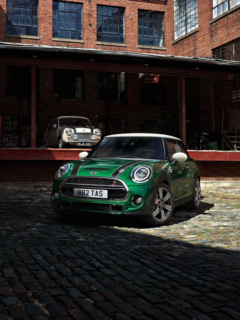 MINI Edición 60 Aniversario - verde, blanco y negro - vista delantera