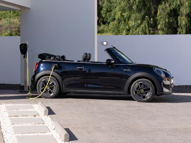 El primer MINI Cabrio 100% eléctrico - Teaser de página de presentación