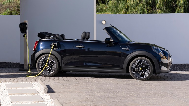 MINI Cabrio 100% eléctrico - Exterior - Vista lateral