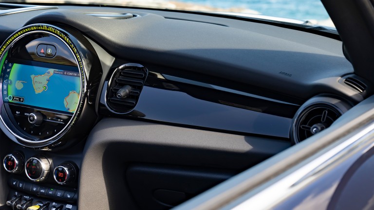 MINI Cabrio 100% eléctrico - Superficie interior