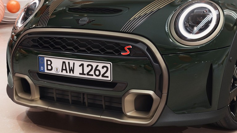 MINI Resolute Edition – parachoques y rejilla – acentos de diseño