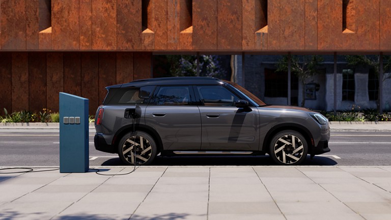 Eelectromovilidad MINI - countryman vista lateral