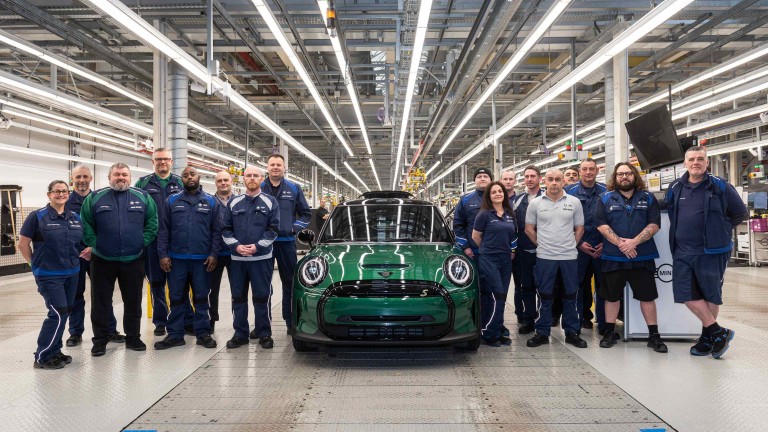 MINI 3 puertas: un millón de la generación actual.