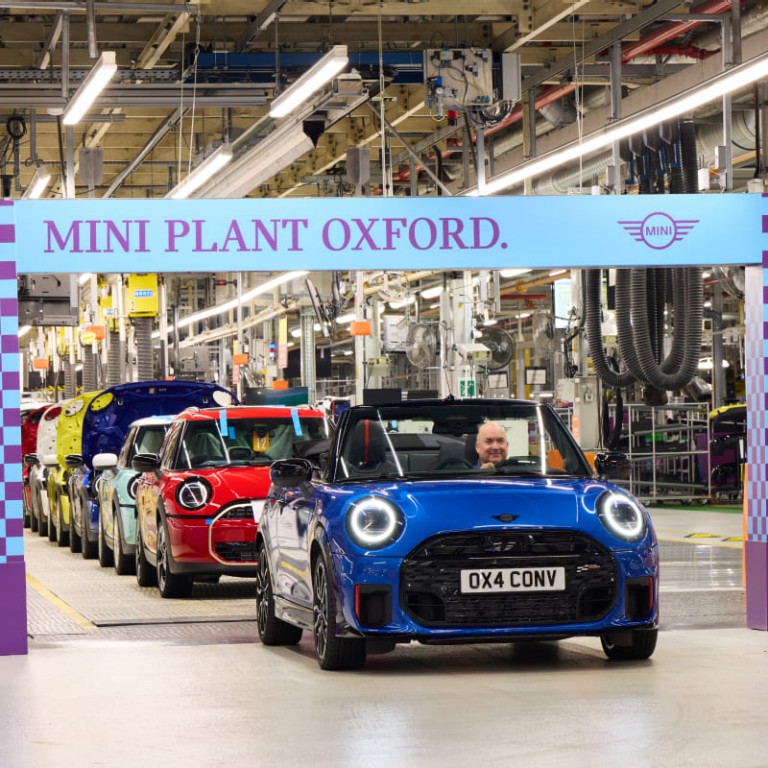 MINI Cooper Cabrio vuelve a la Planta MINI de Oxford.