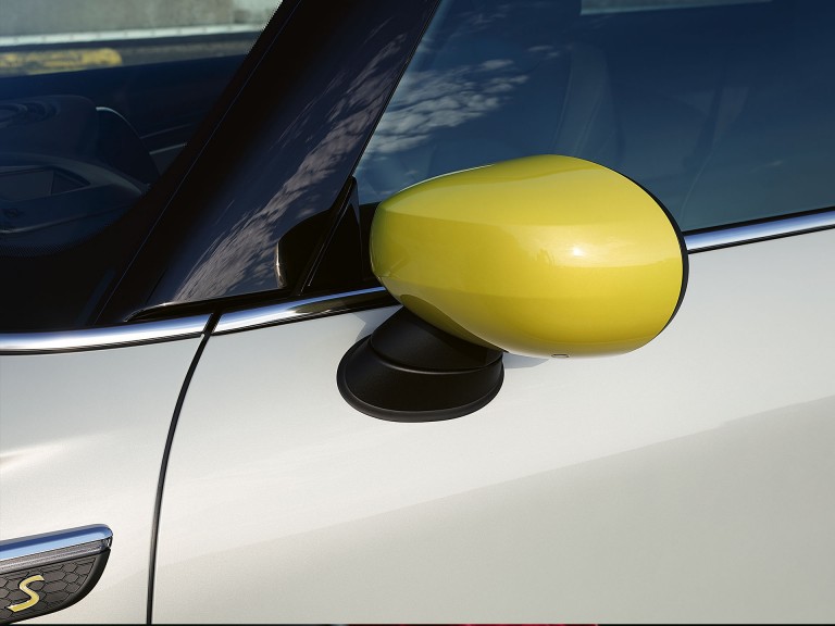 MINI Cooper SE de 3 puertas – energetic yellow – colores
