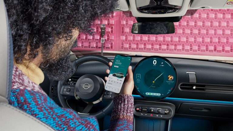 MINI Cooper 3 puertas - experiencia digital - mini app